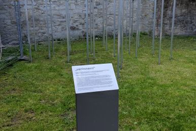 Installation "verinnern" in der Gräfte